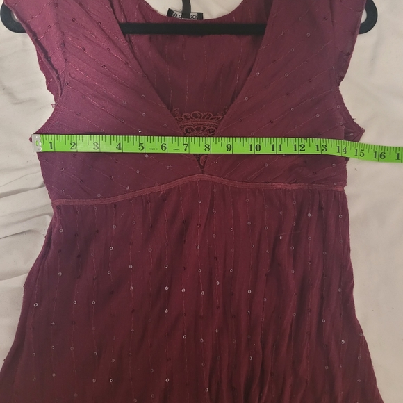 Le chateau burgundy sequins top - Picture 7 of 8